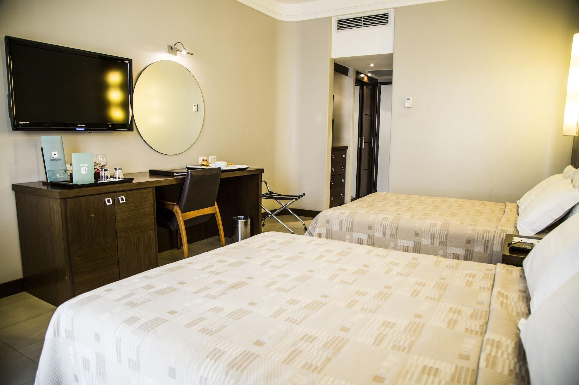 Parque Balneario Hotel Santos By Castelo Itaipava Kültér fotó A room at the hotel