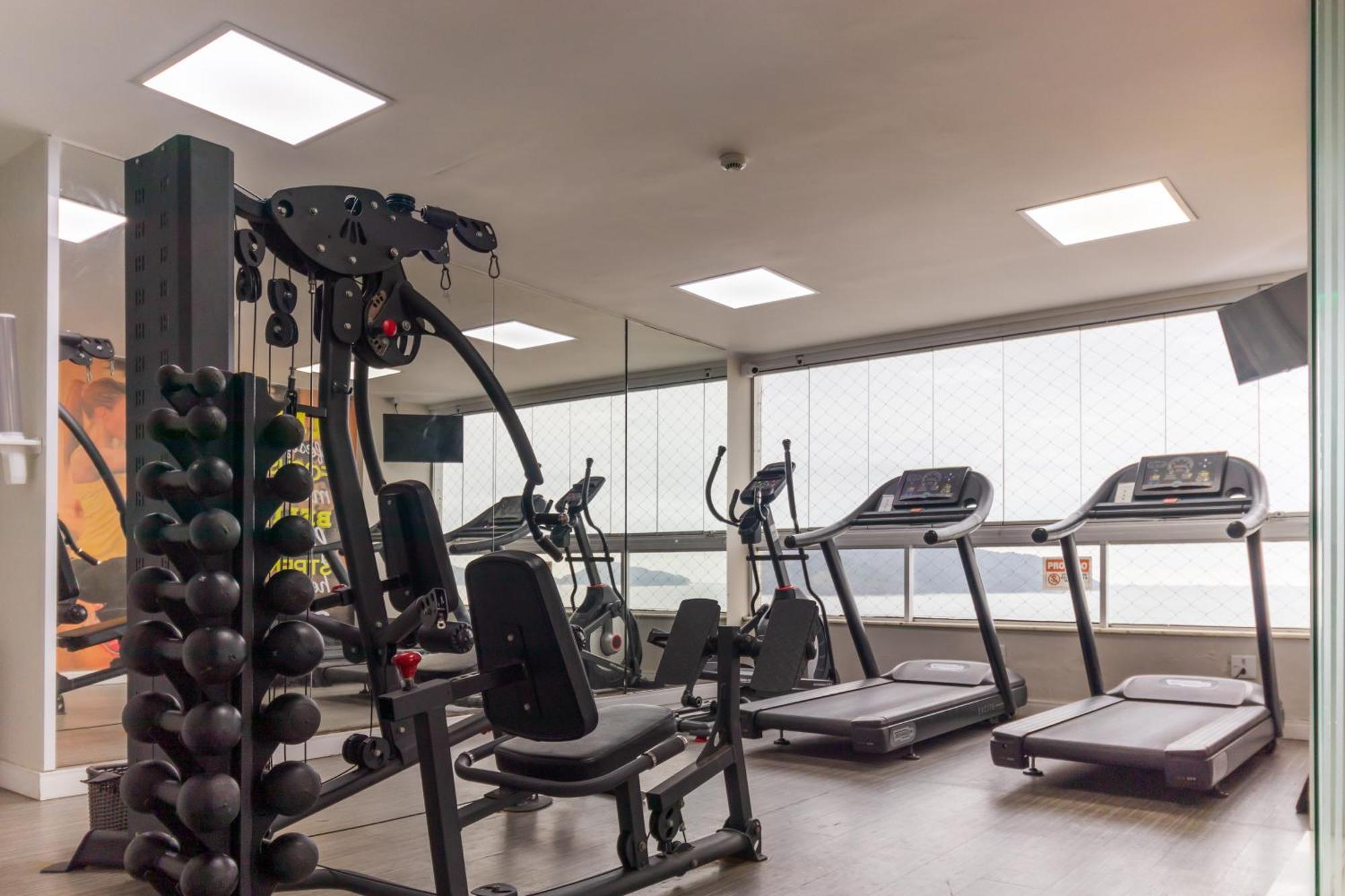 Parque Balneario Hotel Santos By Castelo Itaipava Kültér fotó A gym in a hotel